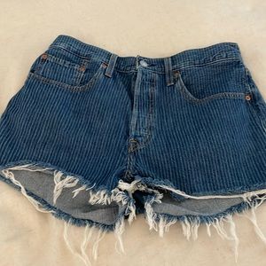 Levi 501 Cut Off Shorts
